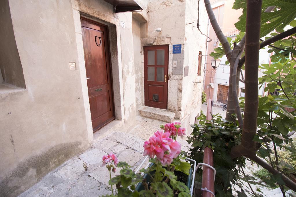 Apartment Piazza Antica Rovinj Buitenkant foto